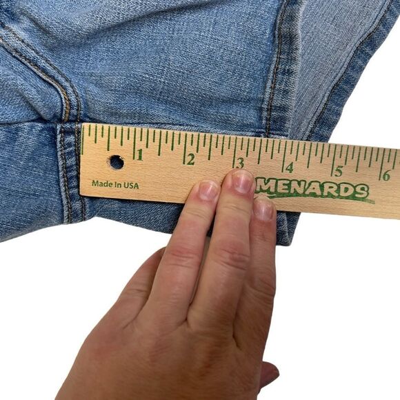 Levi's San Francisco high rise  Denim Shorts Red Tab Size 8 - Picture 16 of 16